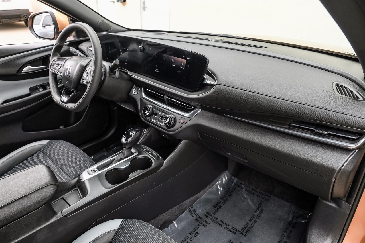 Buick Envista Vehicle Main Gallery Image 12