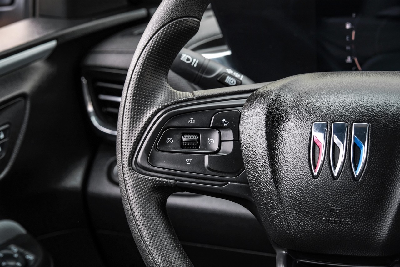 Buick Envista Vehicle Main Gallery Image 17