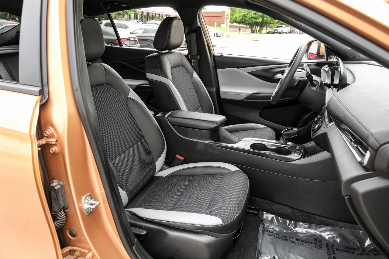 Buick Envista Vehicle Main Gallery Image 38