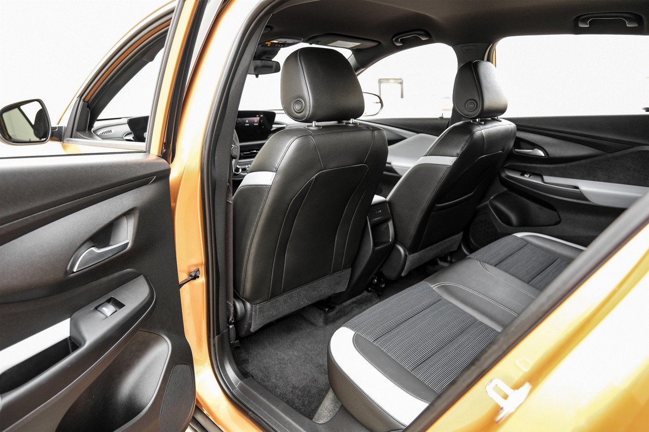 Buick Envista Vehicle Main Gallery Image 41
