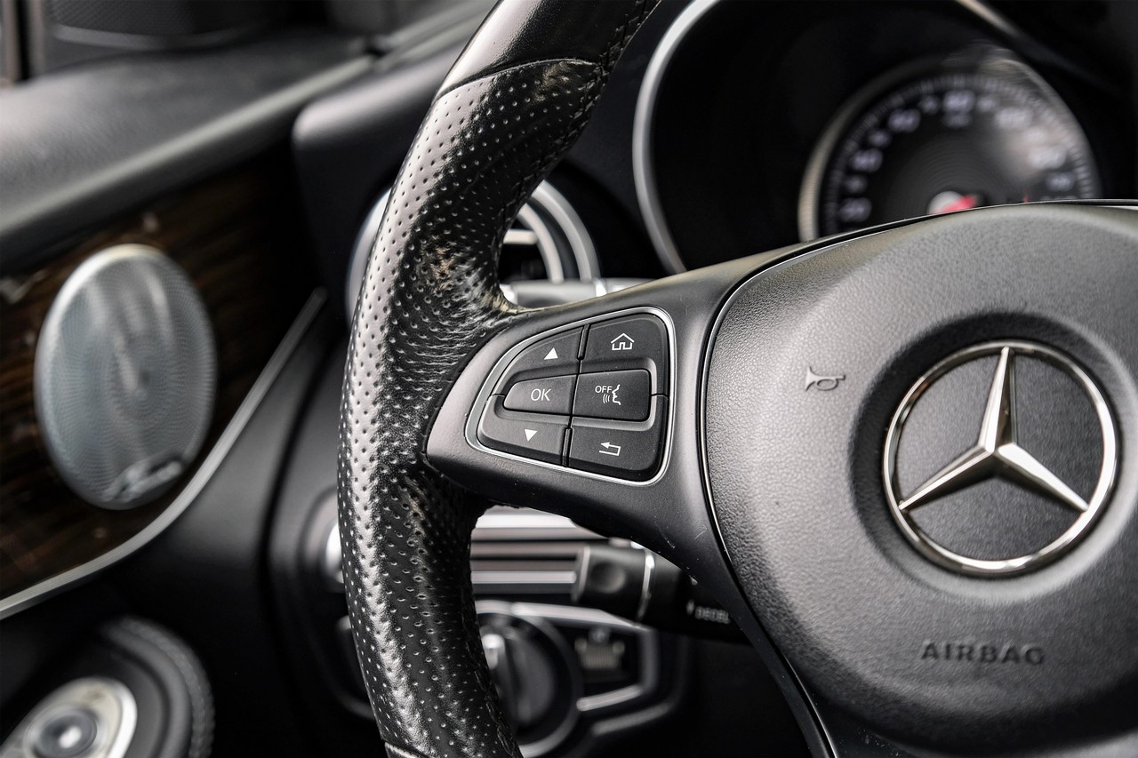 Mercedes-Benz GLC Vehicle Main Gallery Image 18
