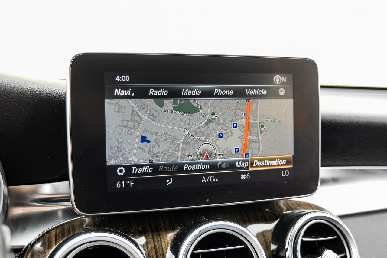 Mercedes-Benz GLC Vehicle Main Gallery Image 22