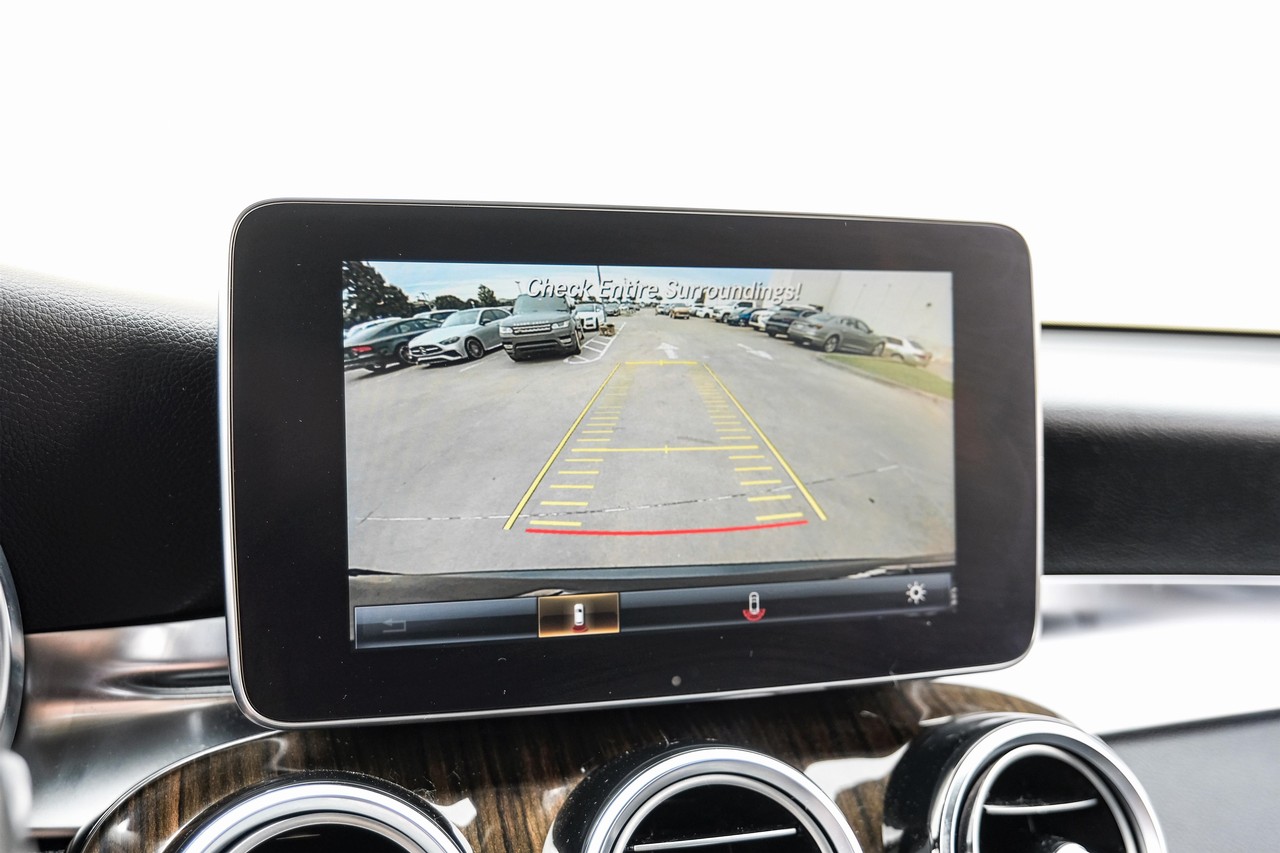 Mercedes-Benz GLC Vehicle Main Gallery Image 23