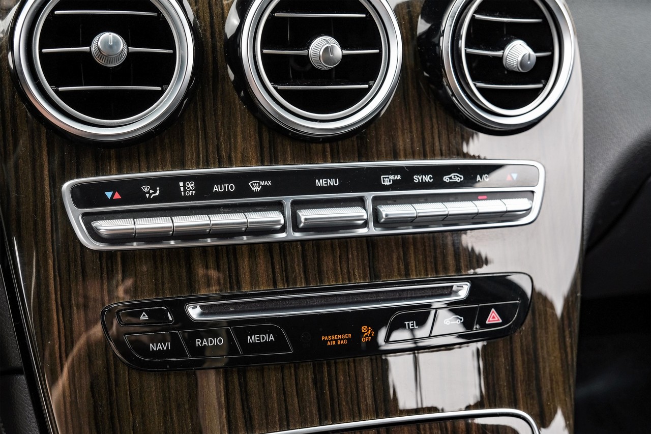 Mercedes-Benz GLC Vehicle Main Gallery Image 28