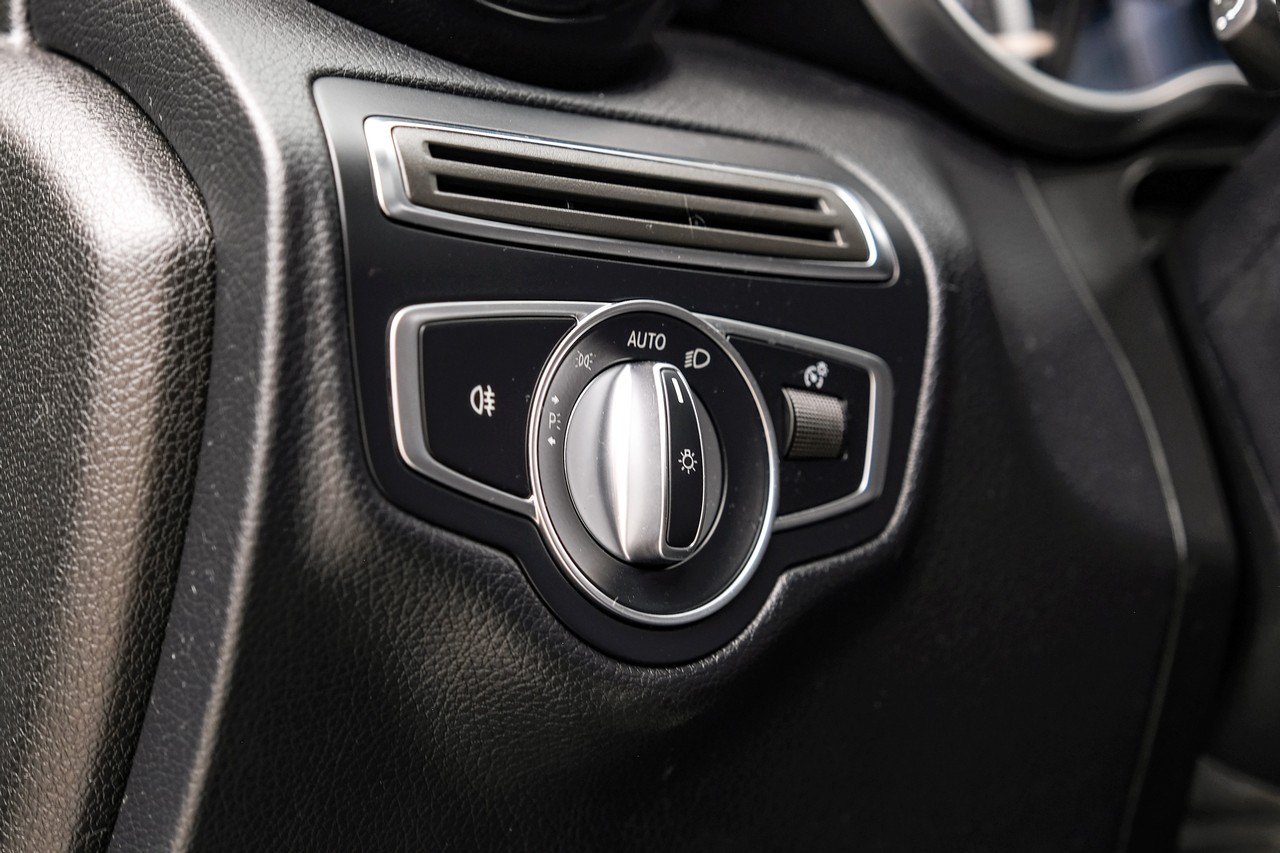 Mercedes-Benz GLC Vehicle Main Gallery Image 29