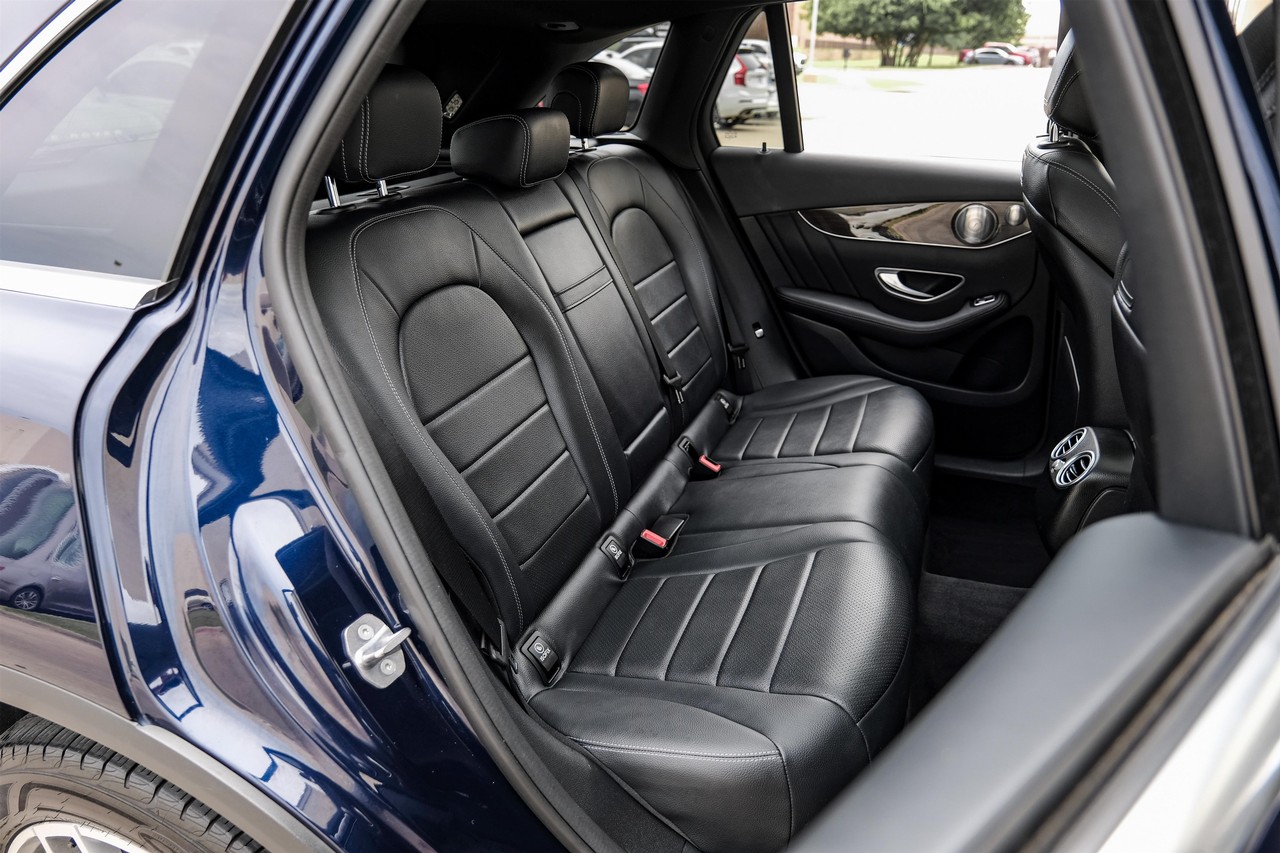 Mercedes-Benz GLC Vehicle Main Gallery Image 35