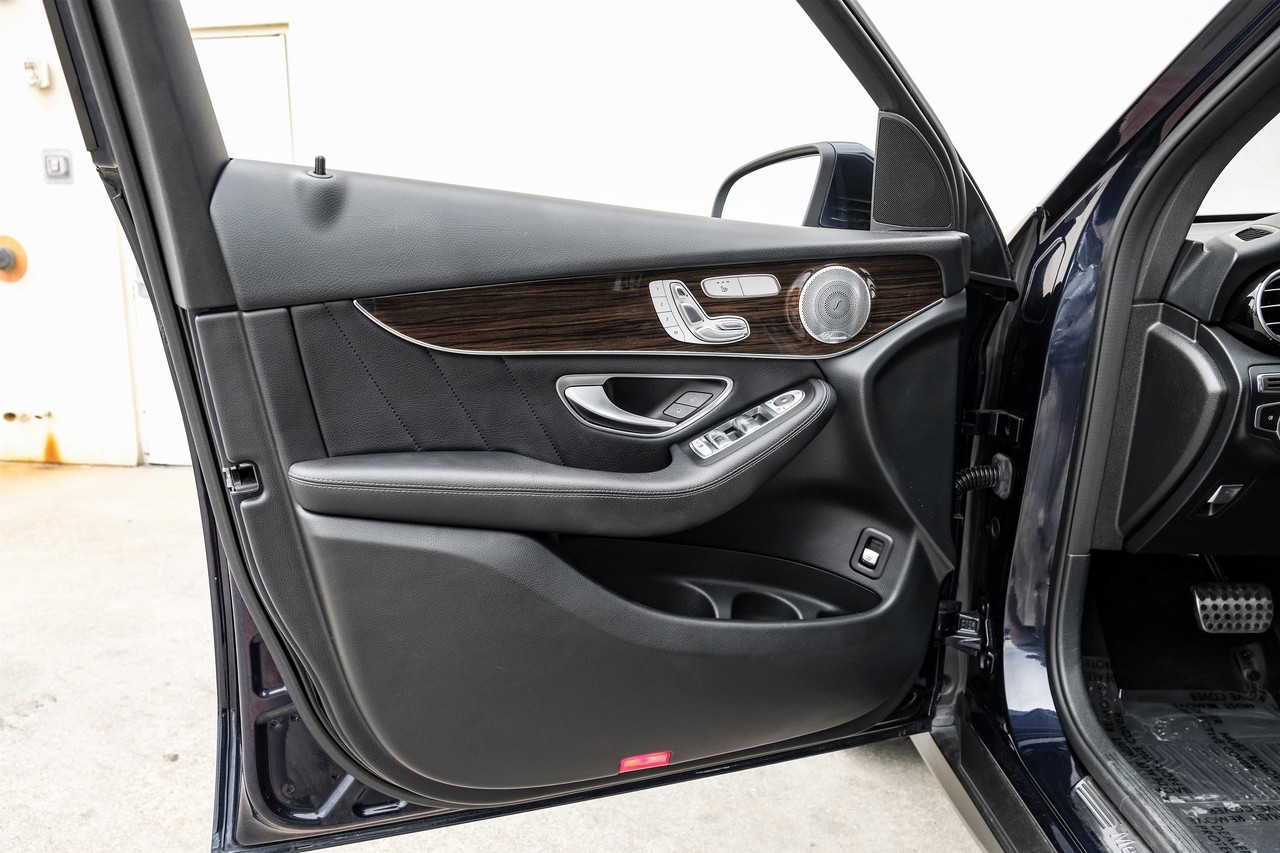 Mercedes-Benz GLC Vehicle Main Gallery Image 41