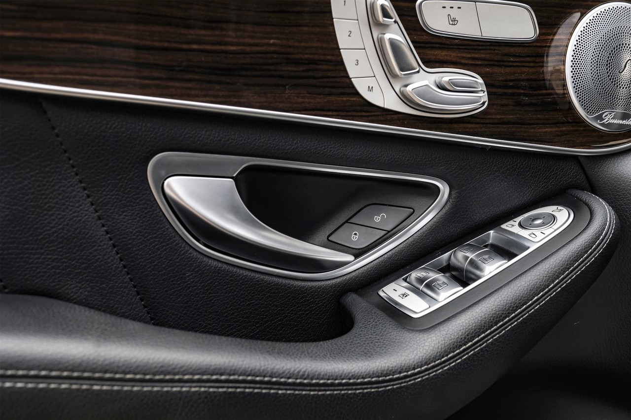 Mercedes-Benz GLC Vehicle Main Gallery Image 43