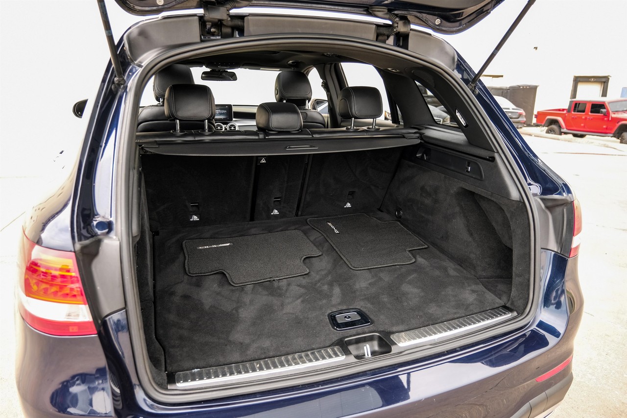 Mercedes-Benz GLC Vehicle Main Gallery Image 52