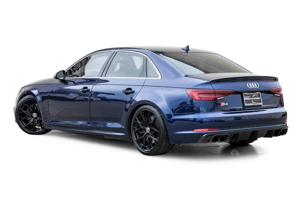 Audi S4 Vehicle Main Gallery Image 11