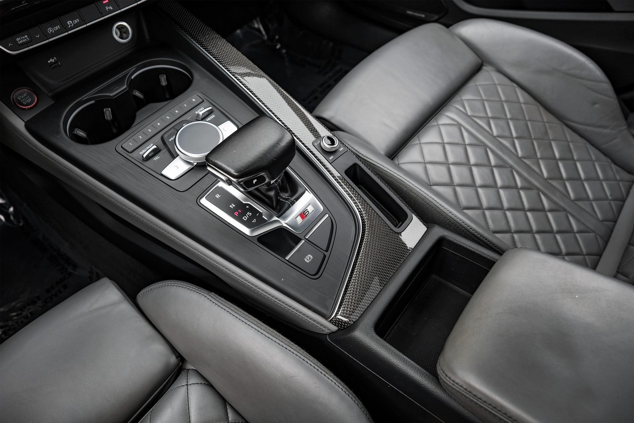 Audi S4 Vehicle Main Gallery Image 24
