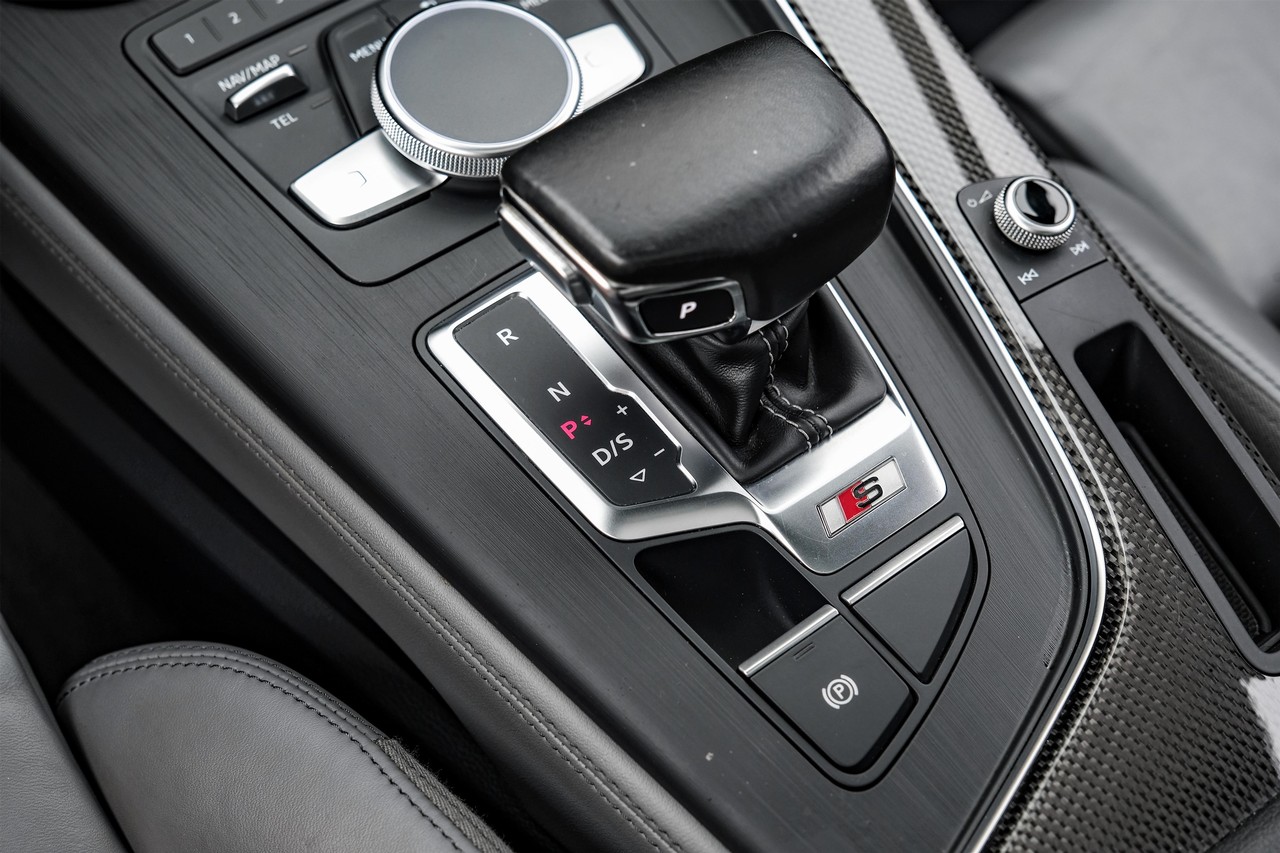 Audi S4 Vehicle Main Gallery Image 26