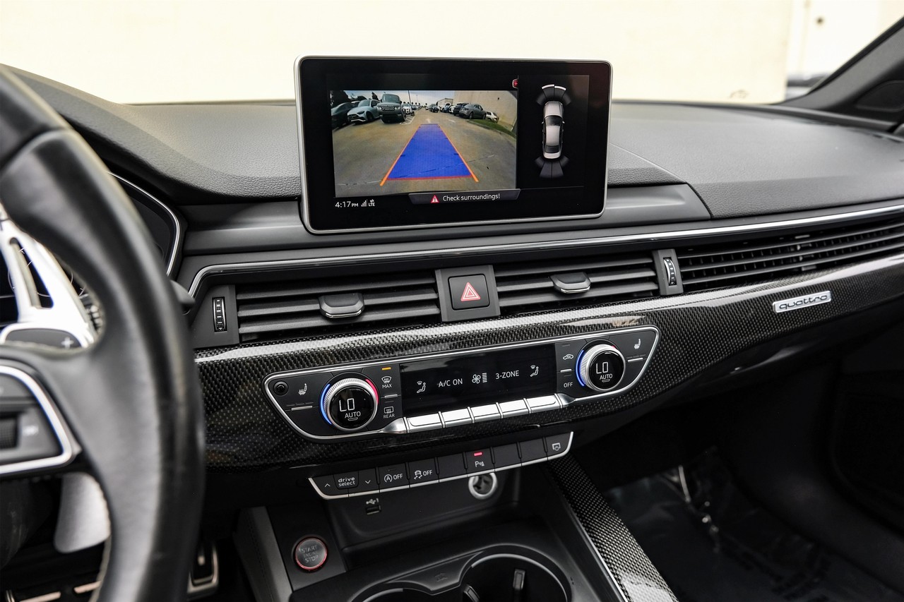 Audi S4 Vehicle Main Gallery Image 27
