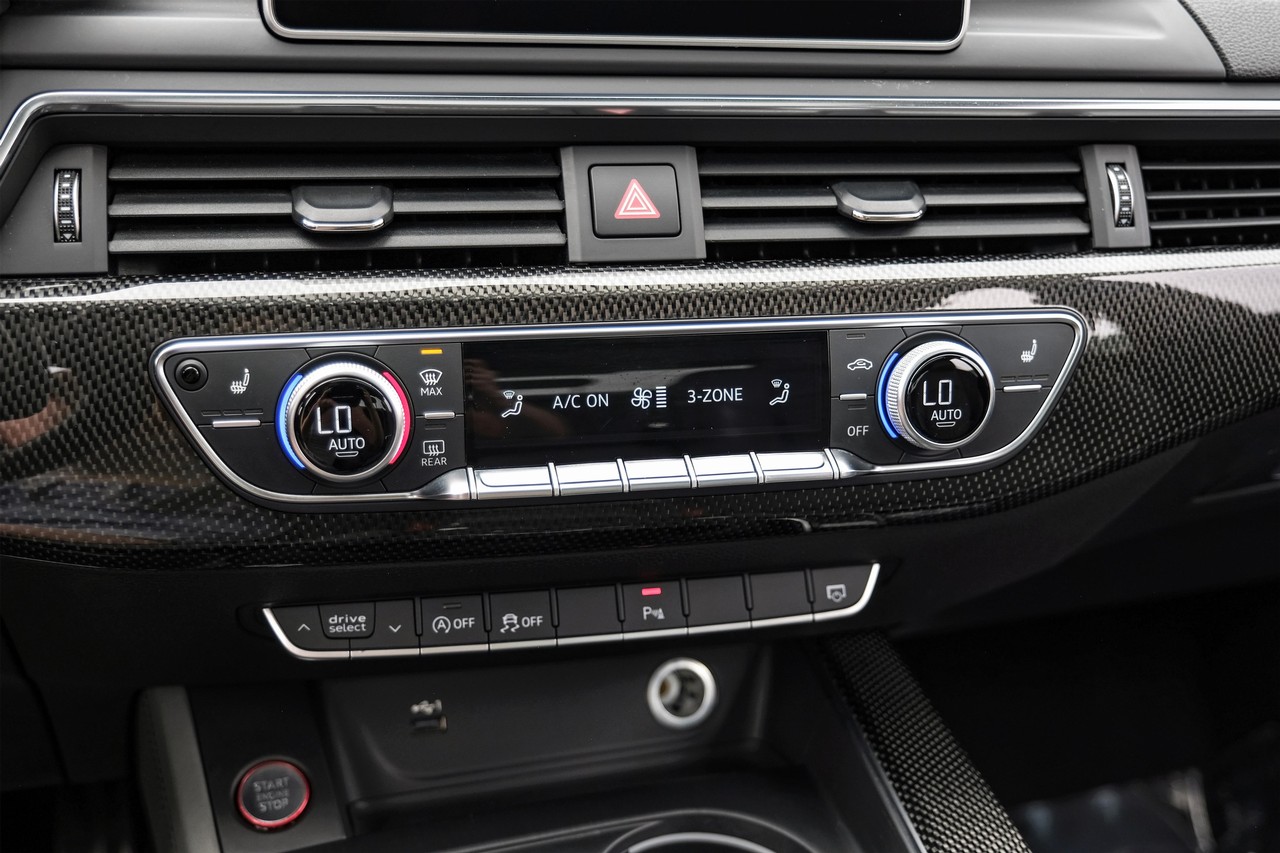 Audi S4 Vehicle Main Gallery Image 28