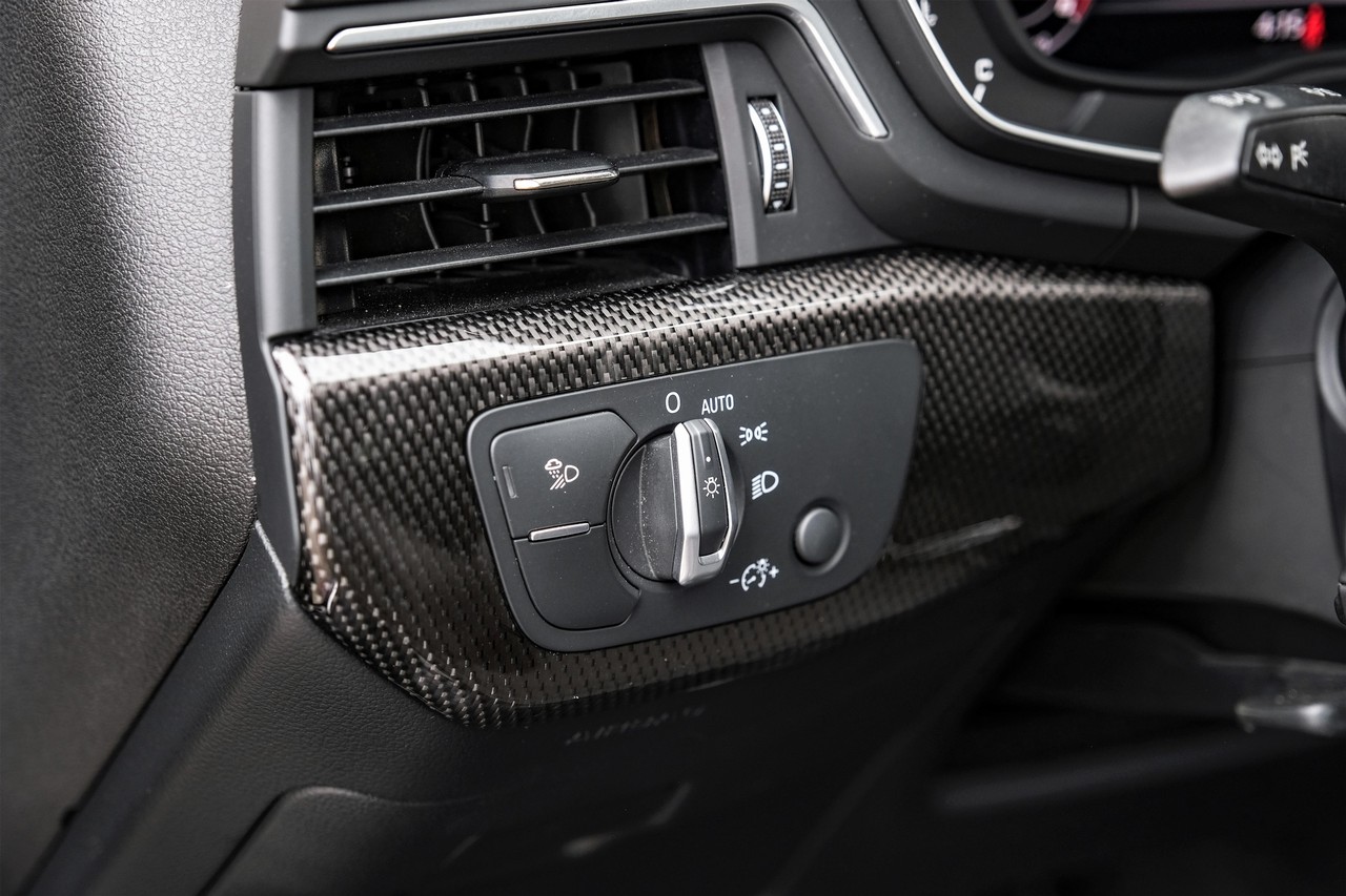 Audi S4 Vehicle Main Gallery Image 29