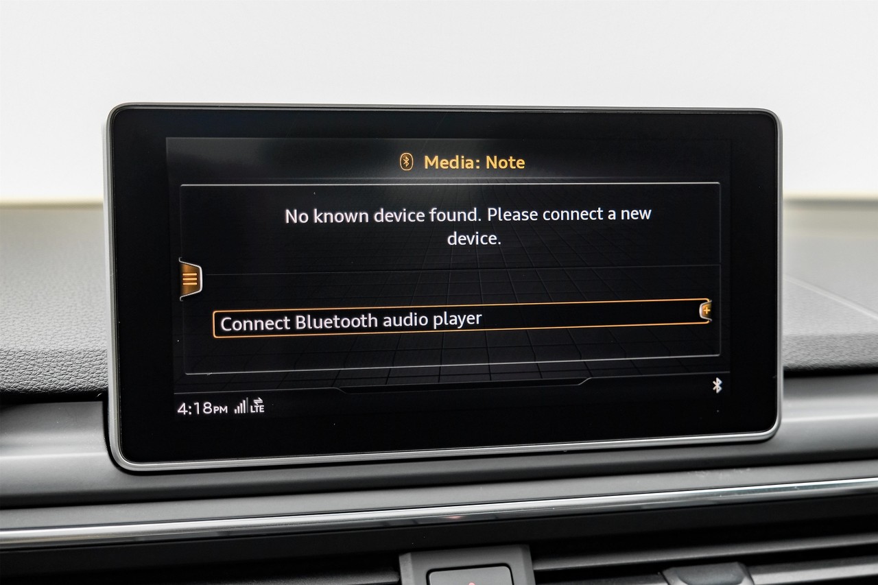 Audi S4 Vehicle Main Gallery Image 32
