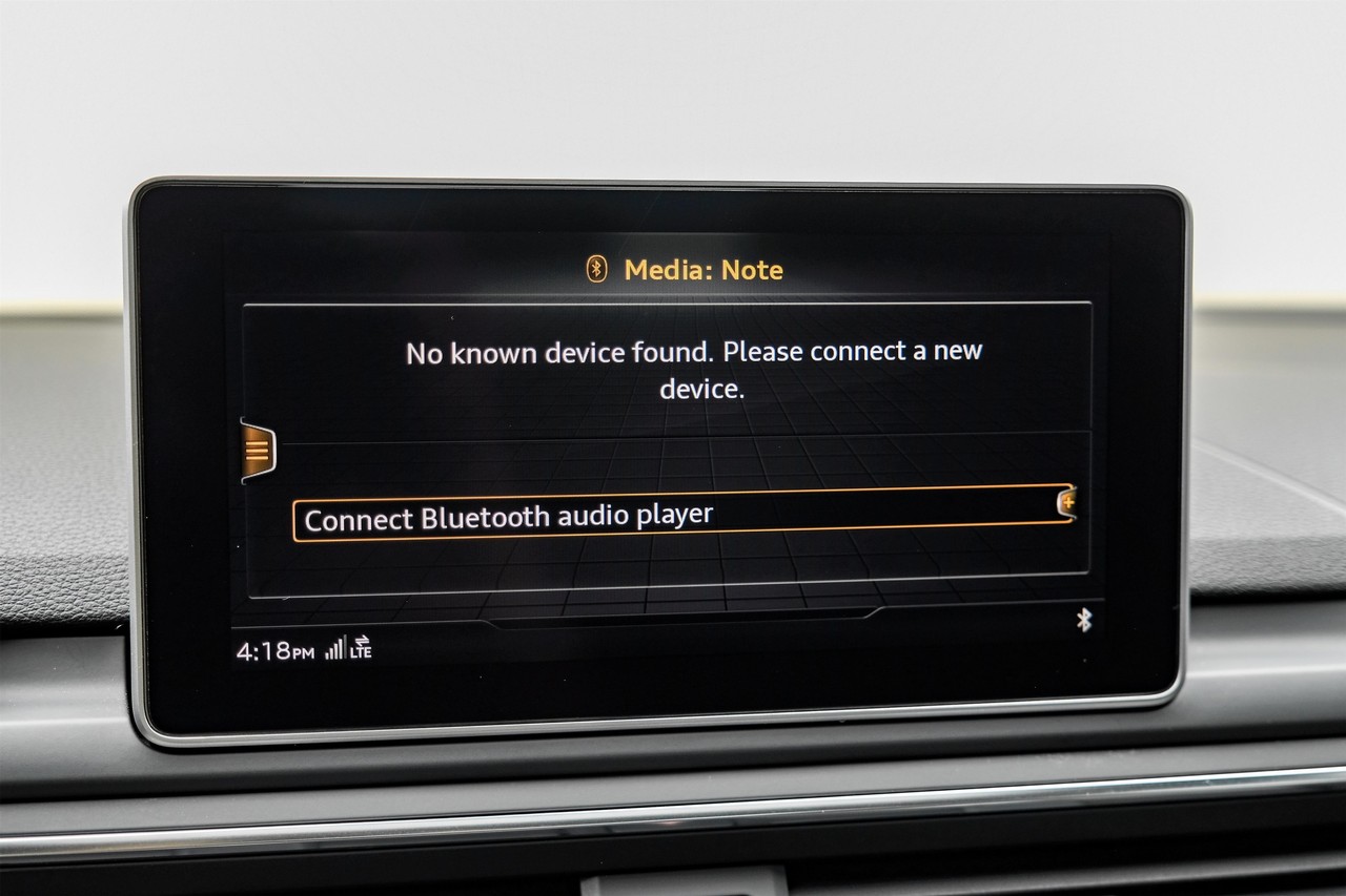 Audi S4 Vehicle Main Gallery Image 34