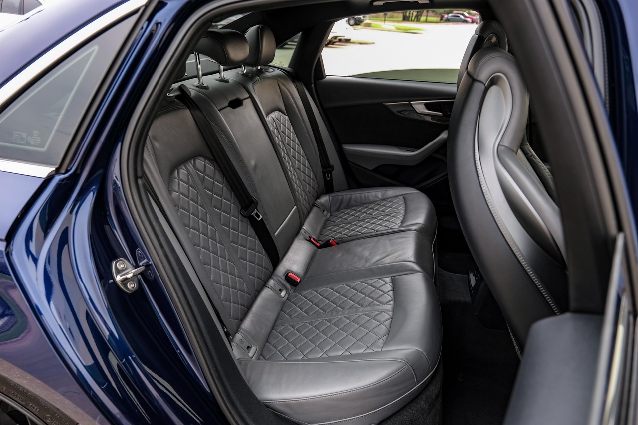 Audi S4 Vehicle Main Gallery Image 38
