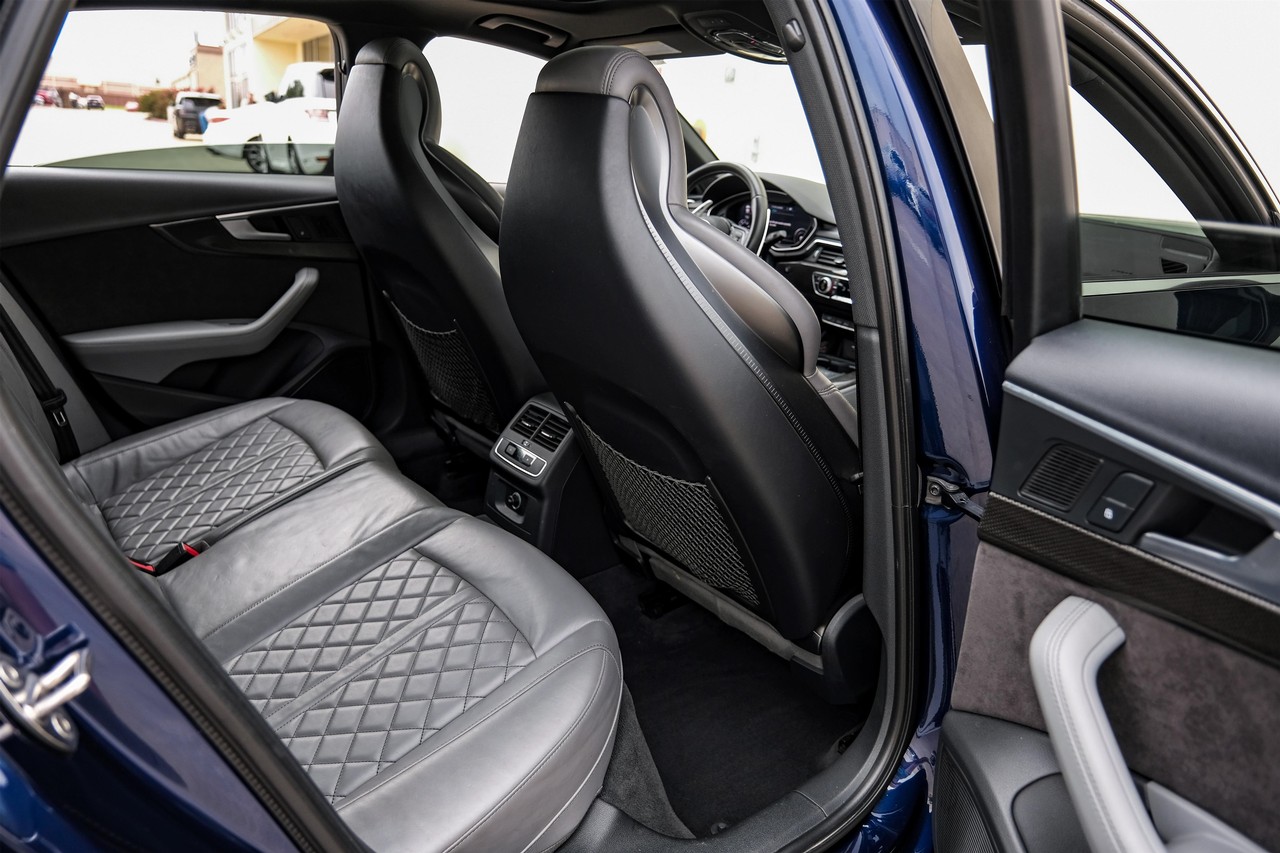 Audi S4 Vehicle Main Gallery Image 39