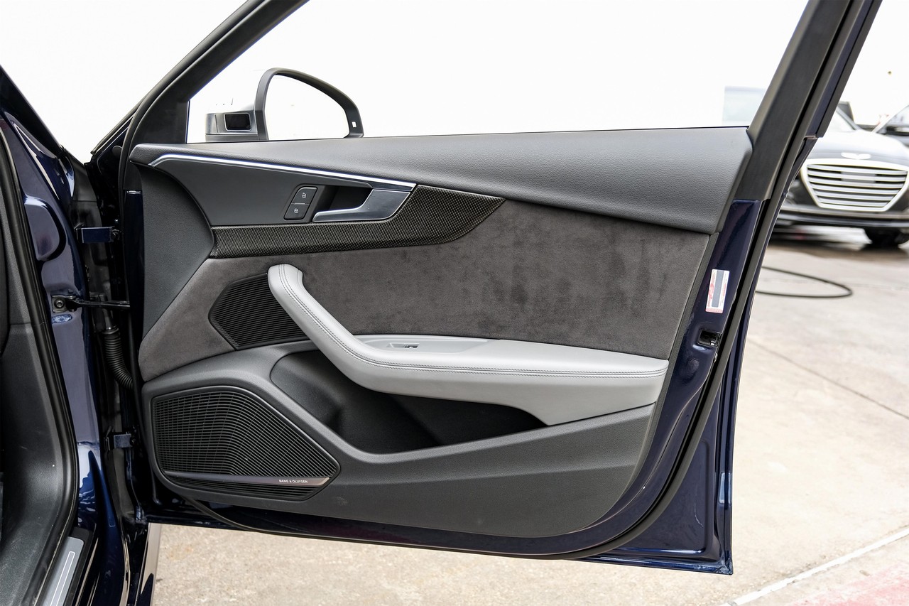 Audi S4 Vehicle Main Gallery Image 47