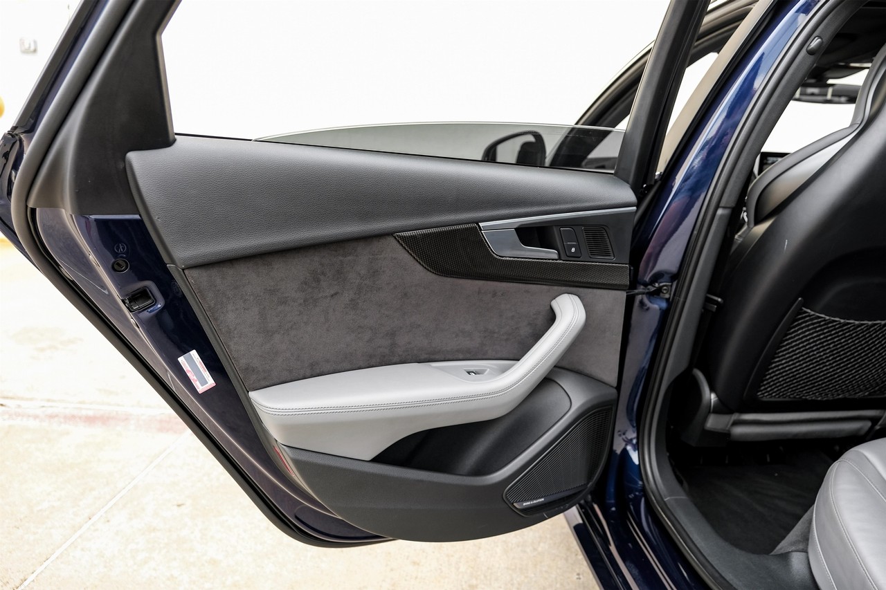 Audi S4 Vehicle Main Gallery Image 48