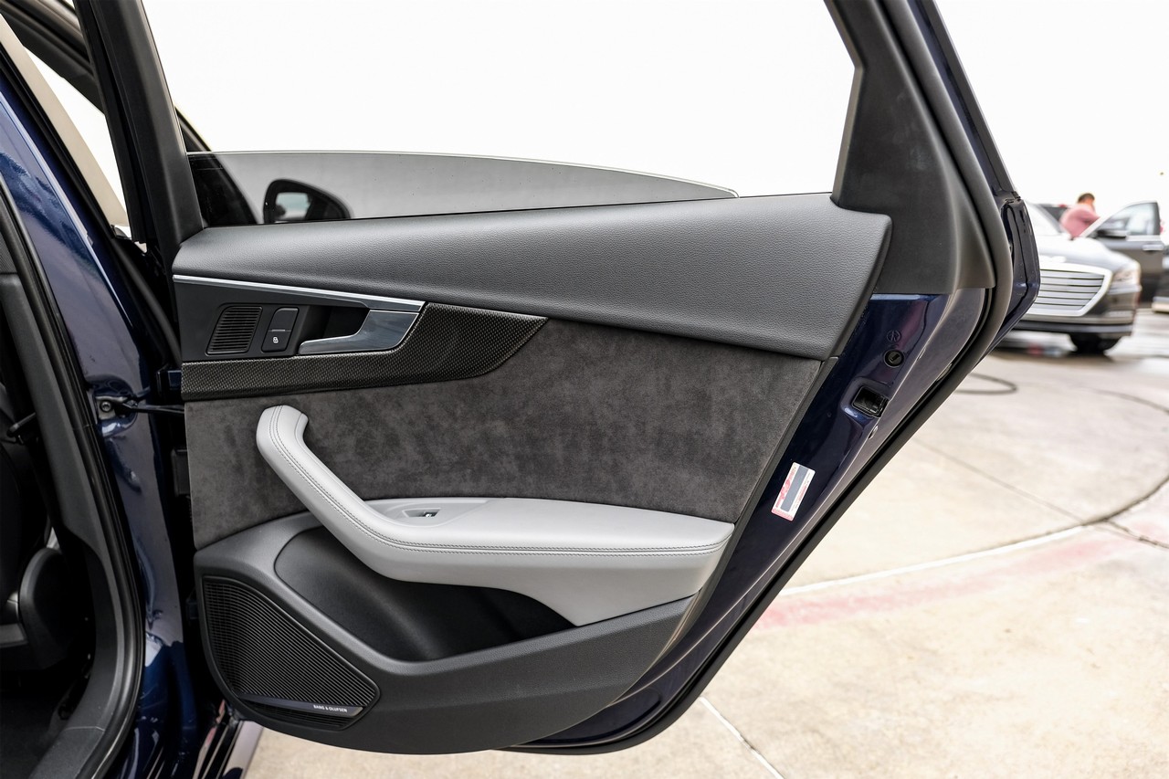 Audi S4 Vehicle Main Gallery Image 49