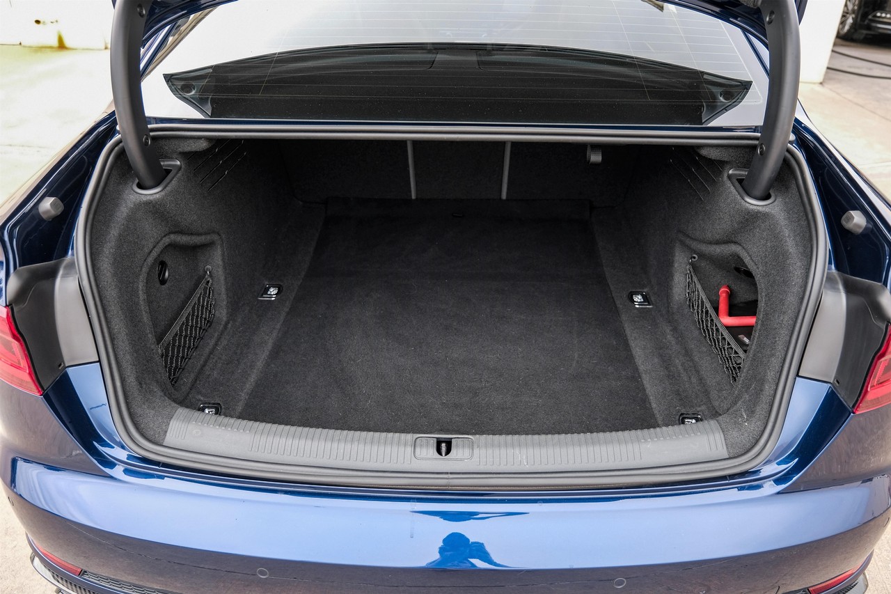 Audi S4 Vehicle Main Gallery Image 53