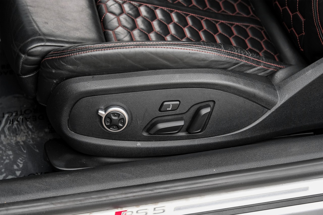 Audi RS 5 Coupe Vehicle Main Gallery Image 30