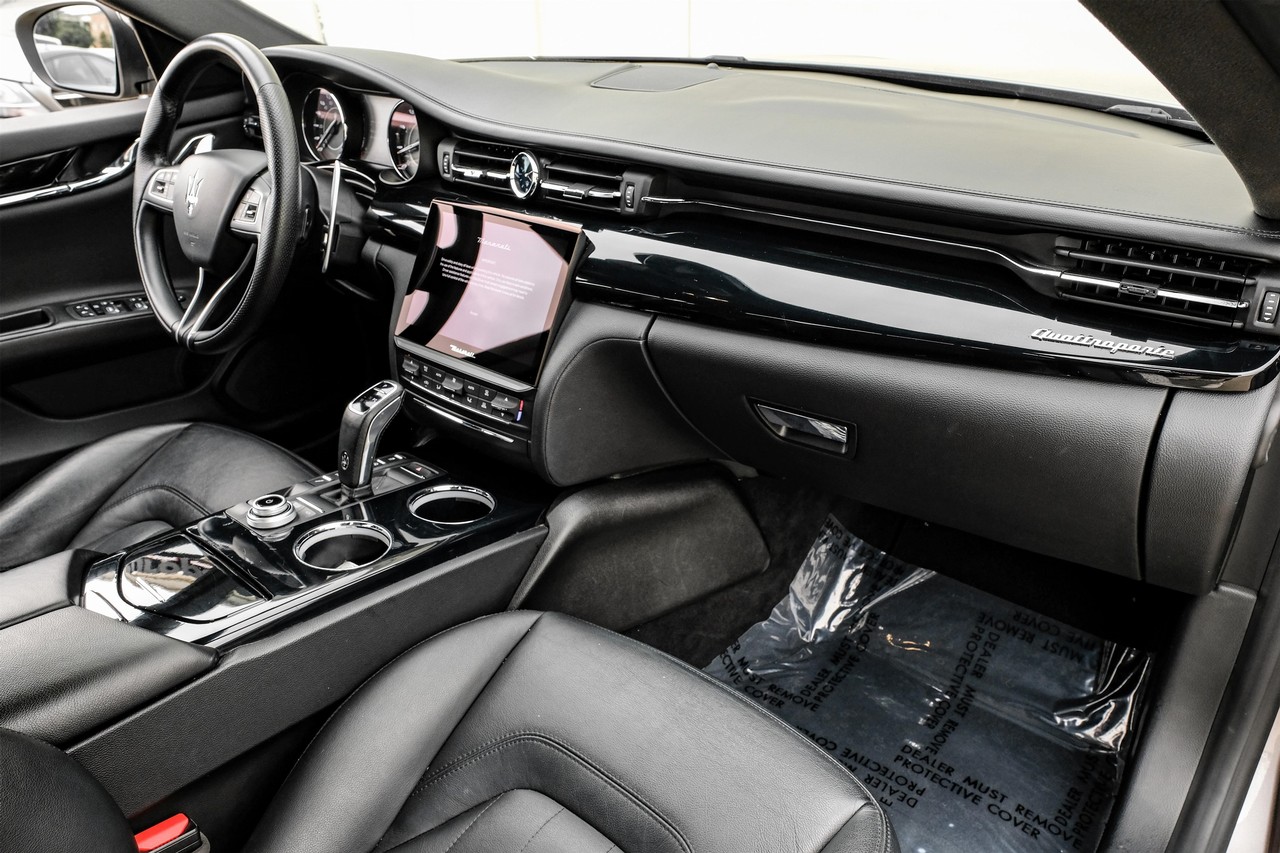 Maserati Quattroporte Vehicle Main Gallery Image 13