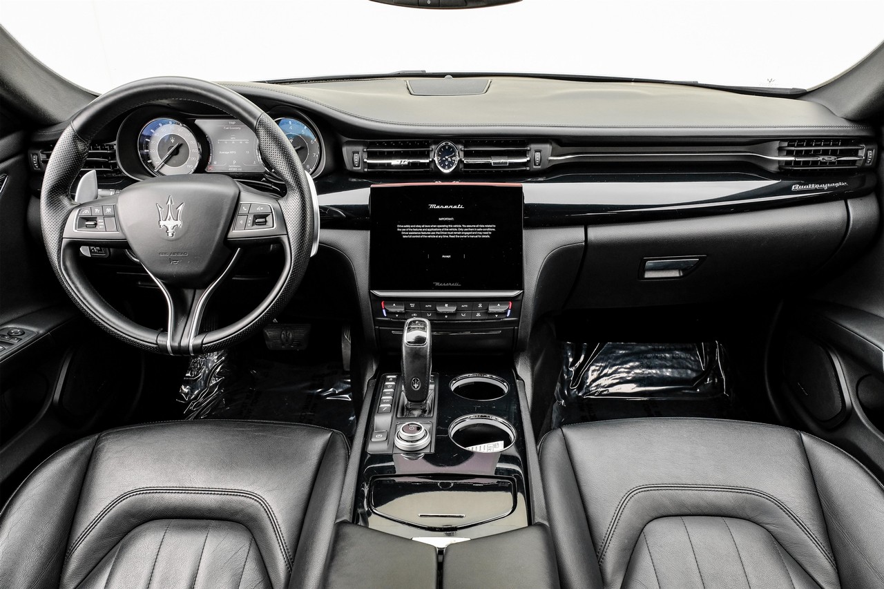 Maserati Quattroporte Vehicle Main Gallery Image 15