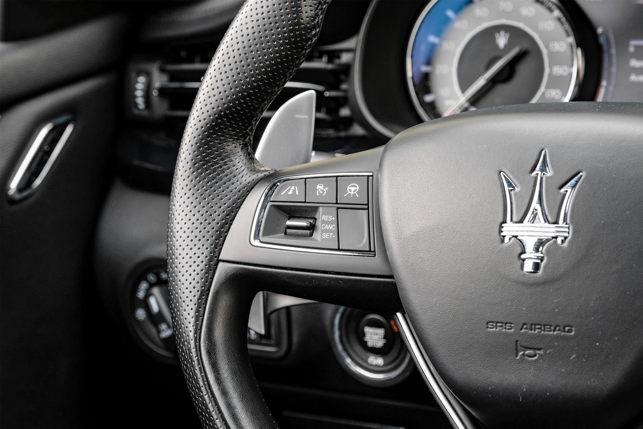 Maserati Quattroporte Vehicle Main Gallery Image 18