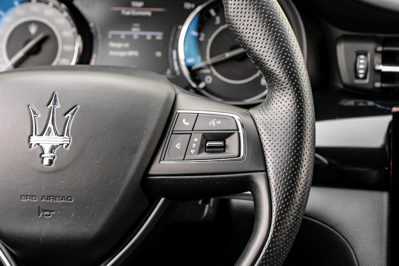 Maserati Quattroporte Vehicle Main Gallery Image 19