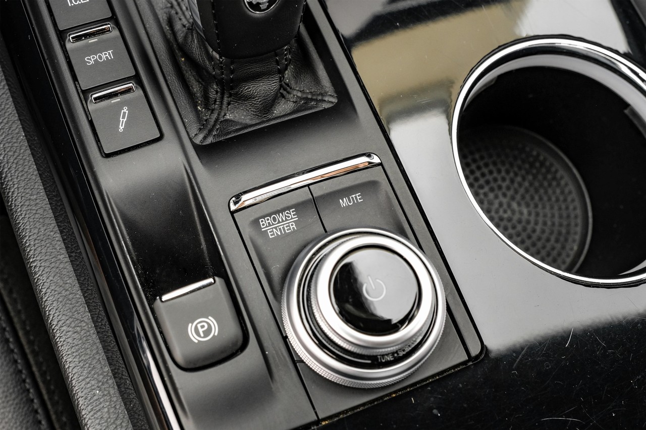 Maserati Quattroporte Vehicle Main Gallery Image 24