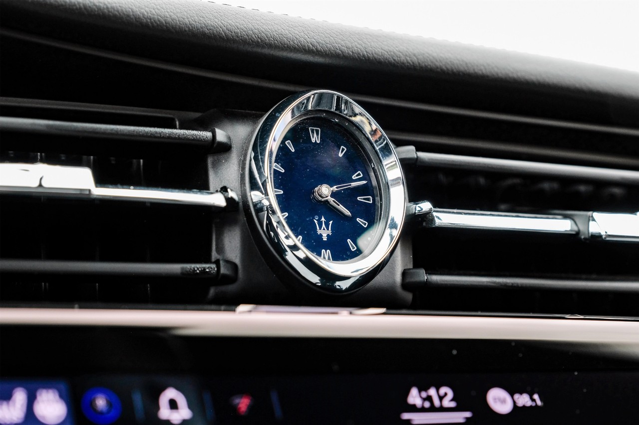 Maserati Quattroporte Vehicle Main Gallery Image 27