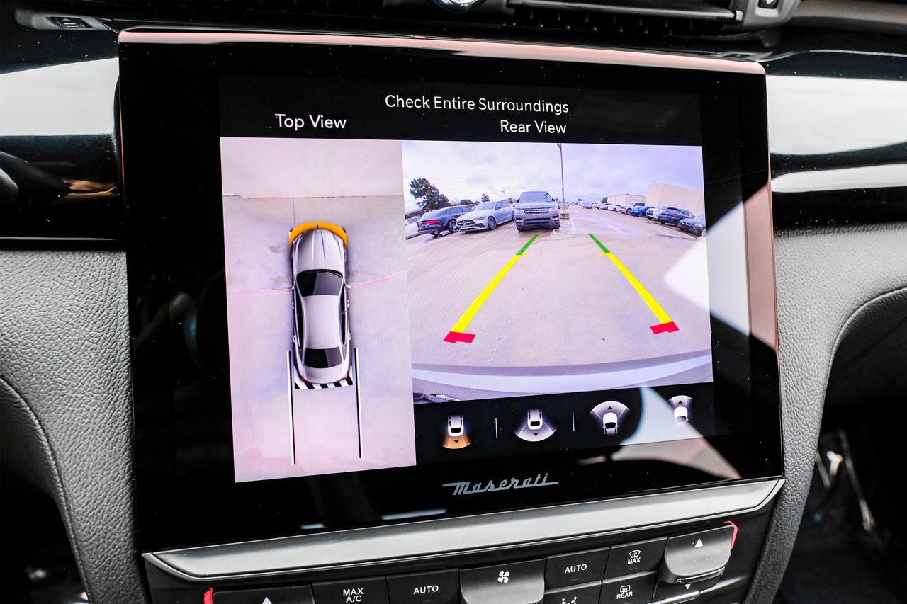 Maserati Quattroporte Vehicle Main Gallery Image 29