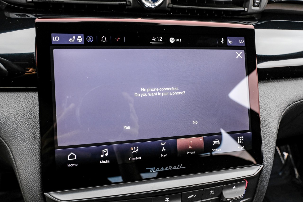Maserati Quattroporte Vehicle Main Gallery Image 34