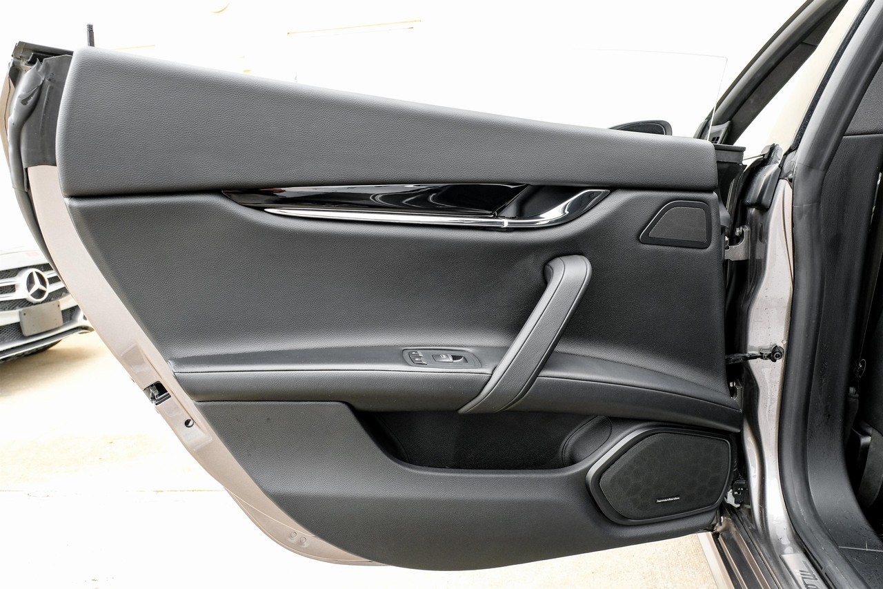 Maserati Quattroporte Vehicle Main Gallery Image 47