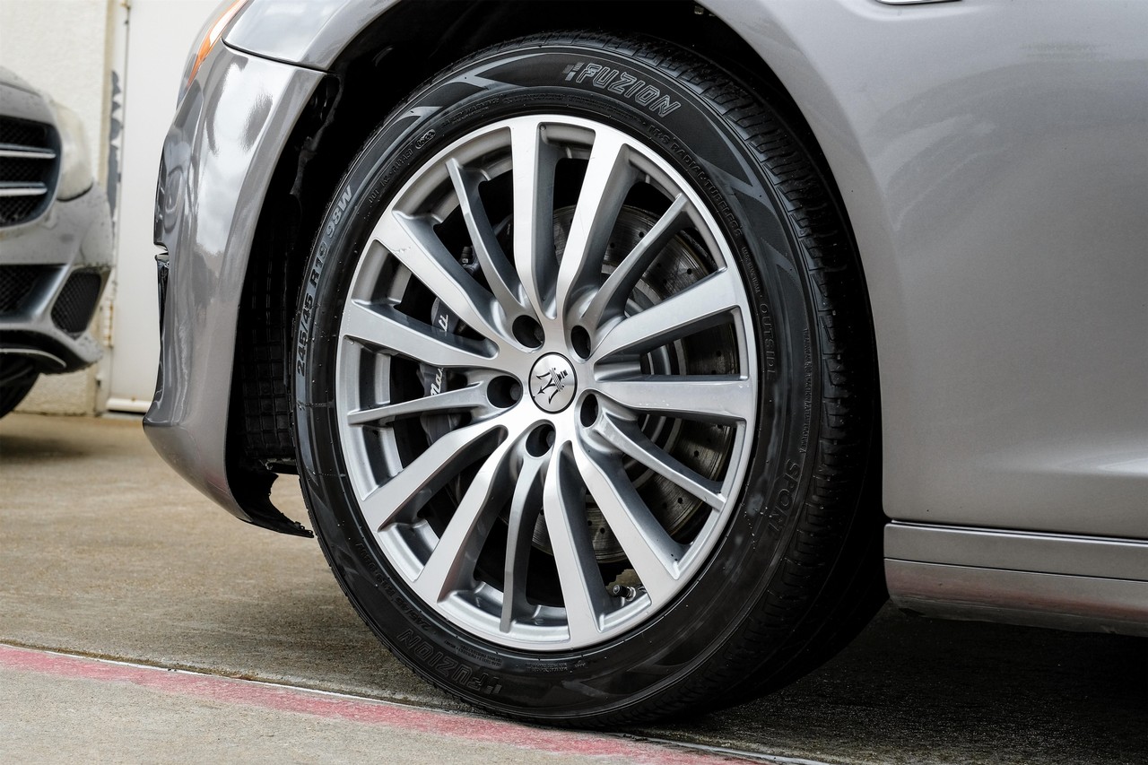 Maserati Quattroporte Vehicle Main Gallery Image 56