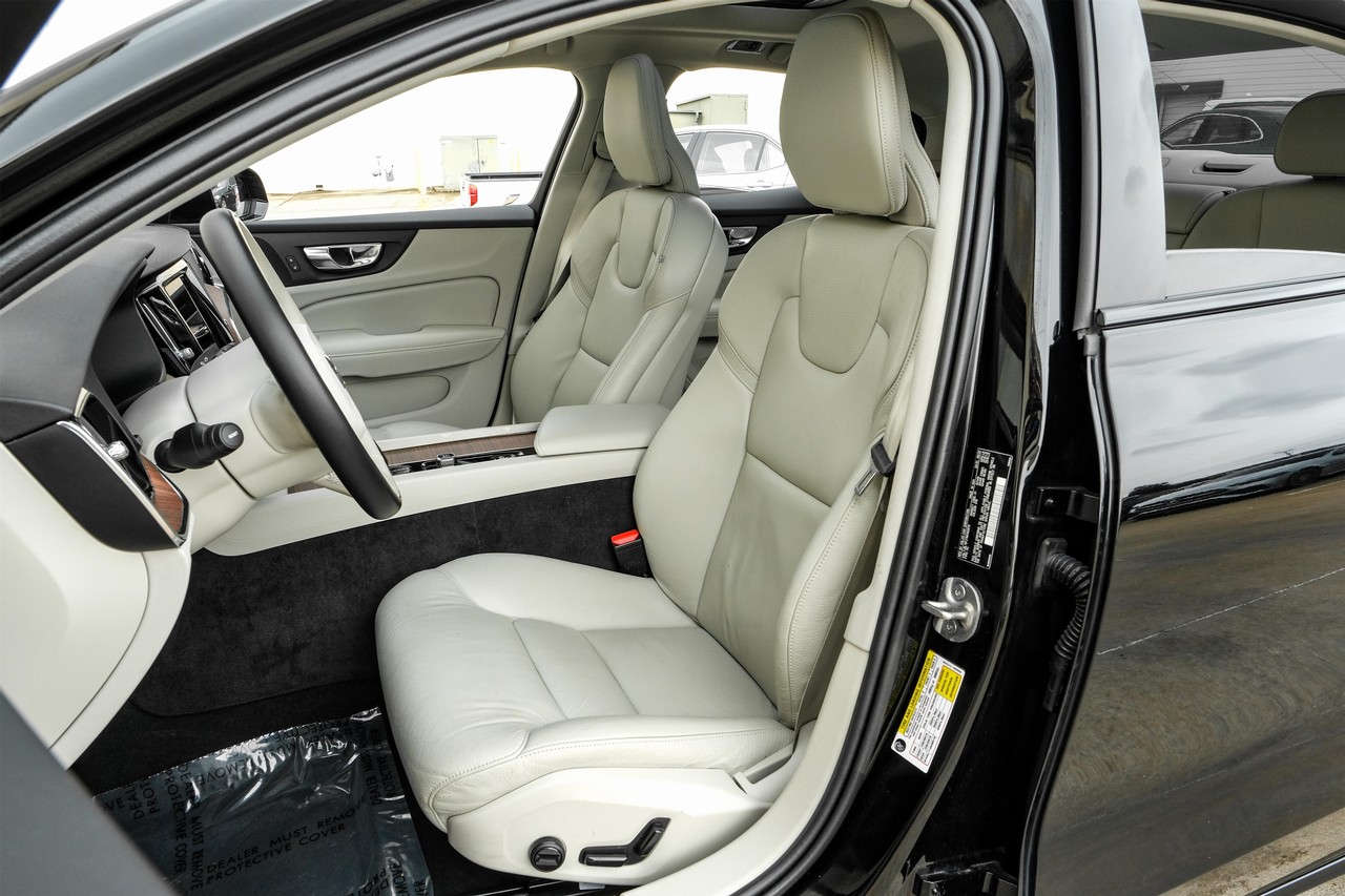 Volvo S60 Vehicle Main Gallery Image 04