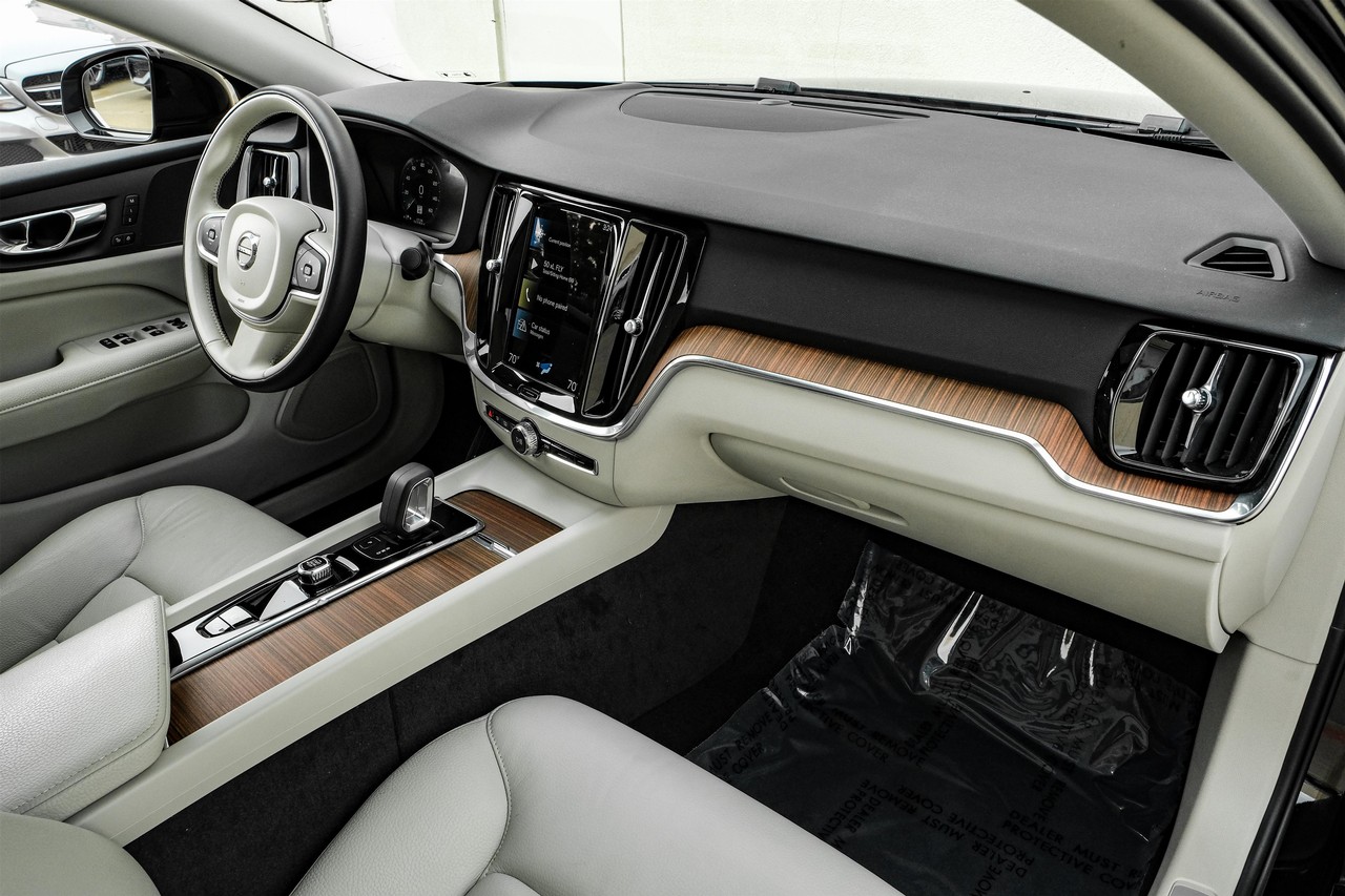 Volvo S60 Vehicle Main Gallery Image 13
