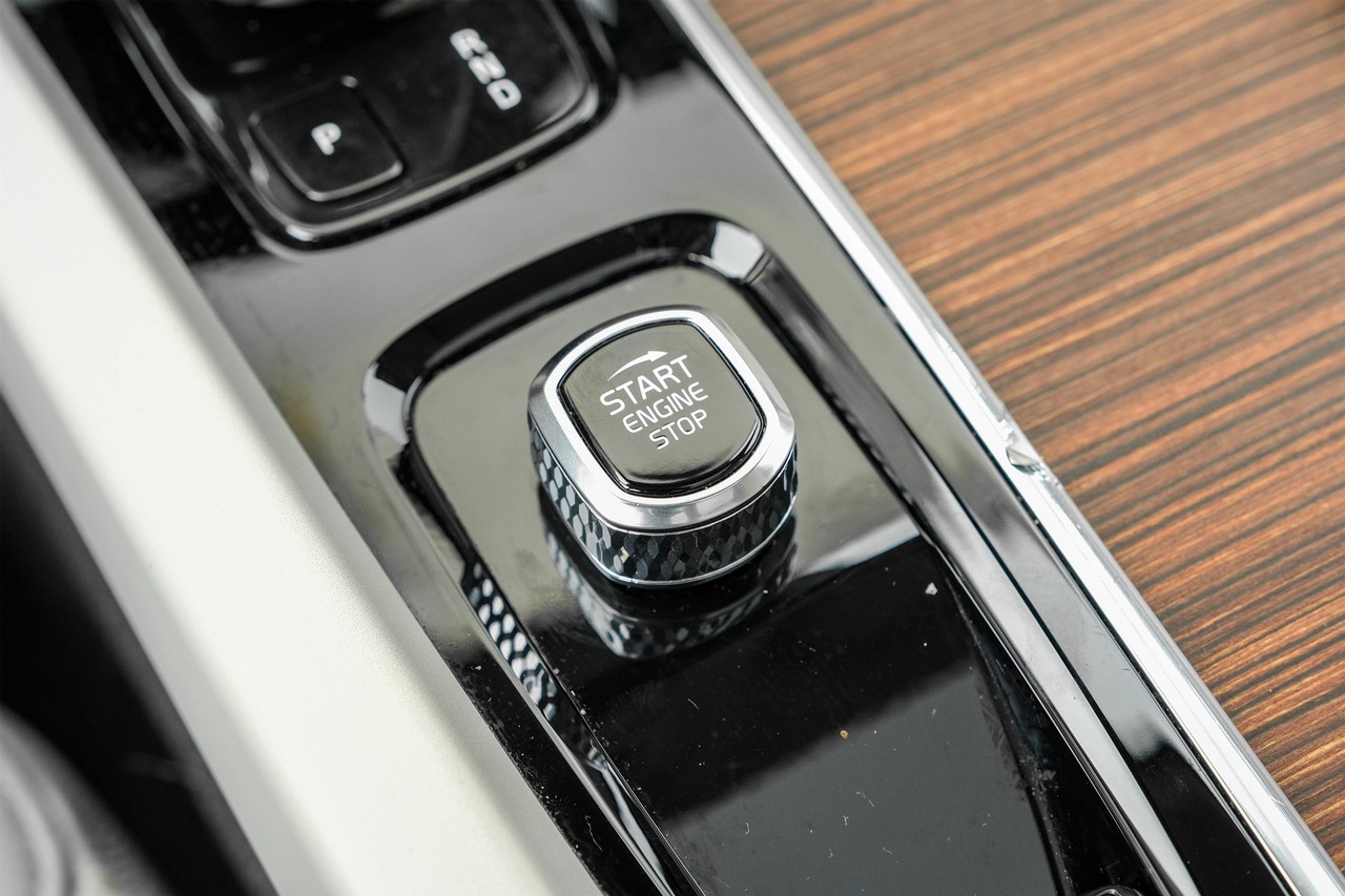 Volvo S60 Vehicle Main Gallery Image 23