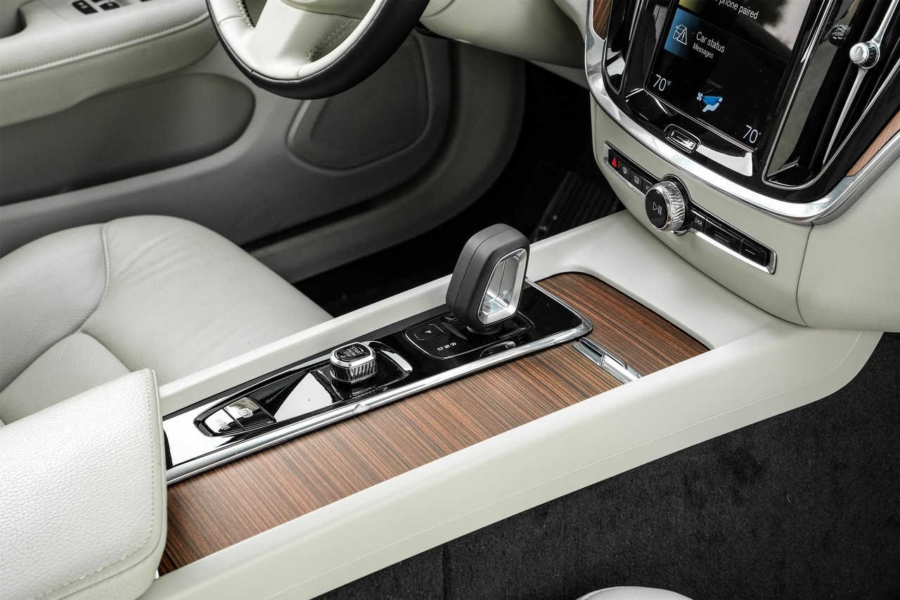 Volvo S60 Vehicle Main Gallery Image 26