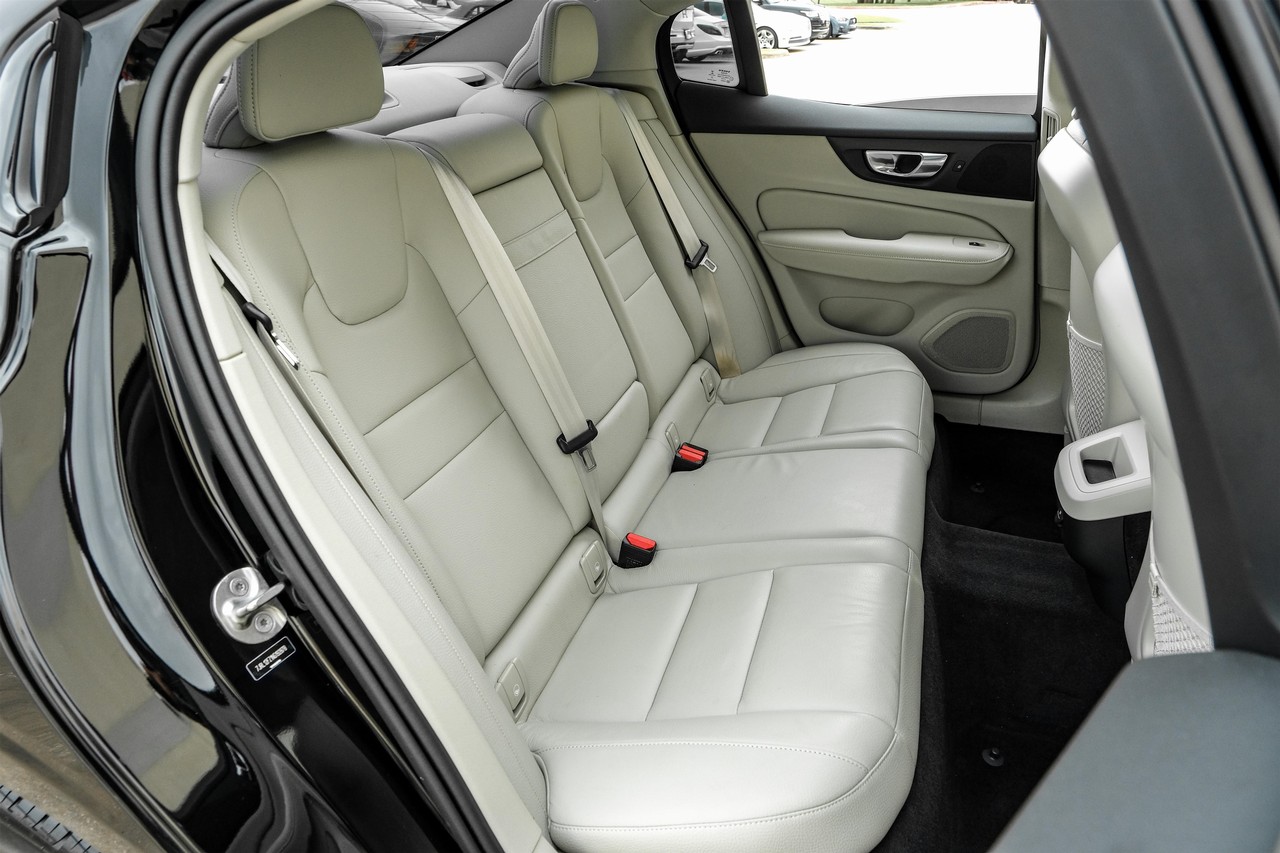 Volvo S60 Vehicle Main Gallery Image 33