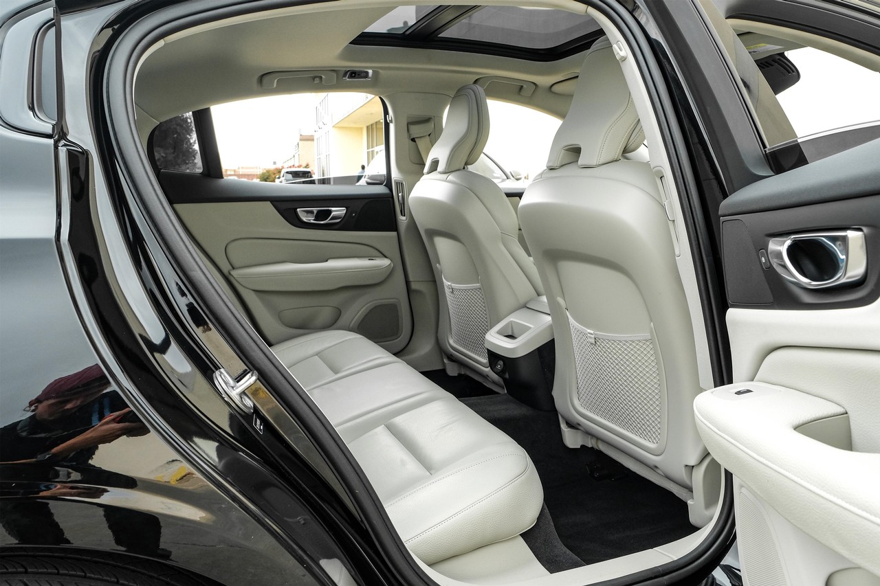 Volvo S60 Vehicle Main Gallery Image 34