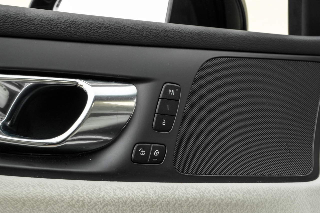 Volvo S60 Vehicle Main Gallery Image 41