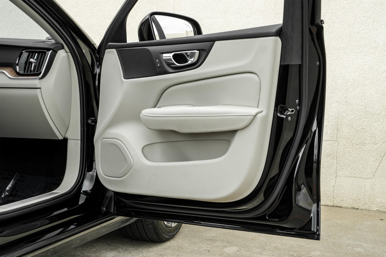 Volvo S60 Vehicle Main Gallery Image 42