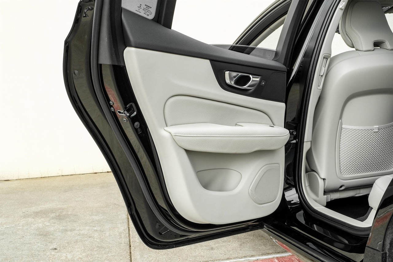 Volvo S60 Vehicle Main Gallery Image 43