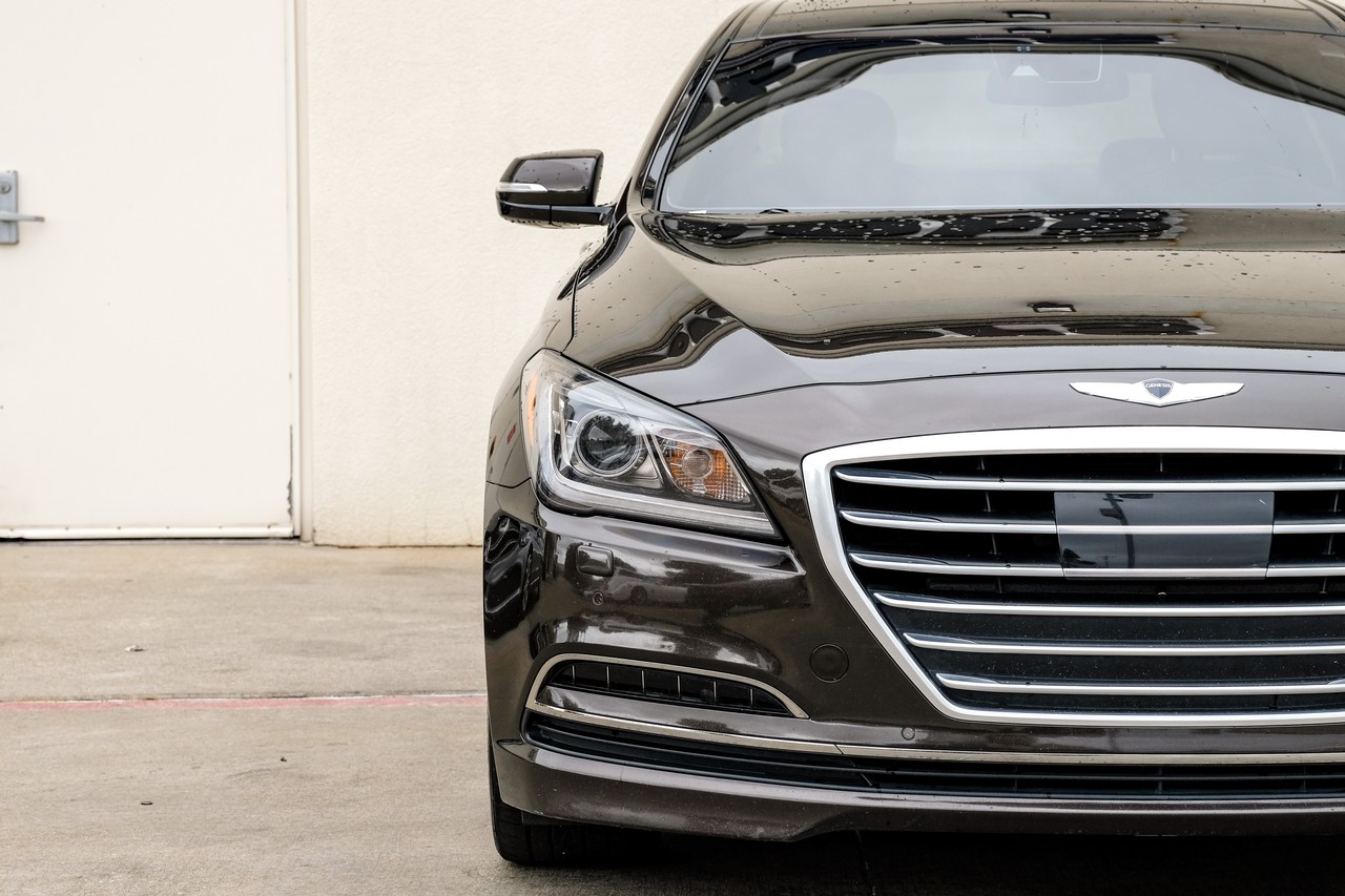 Hyundai Genesis Vehicle Main Gallery Image 45