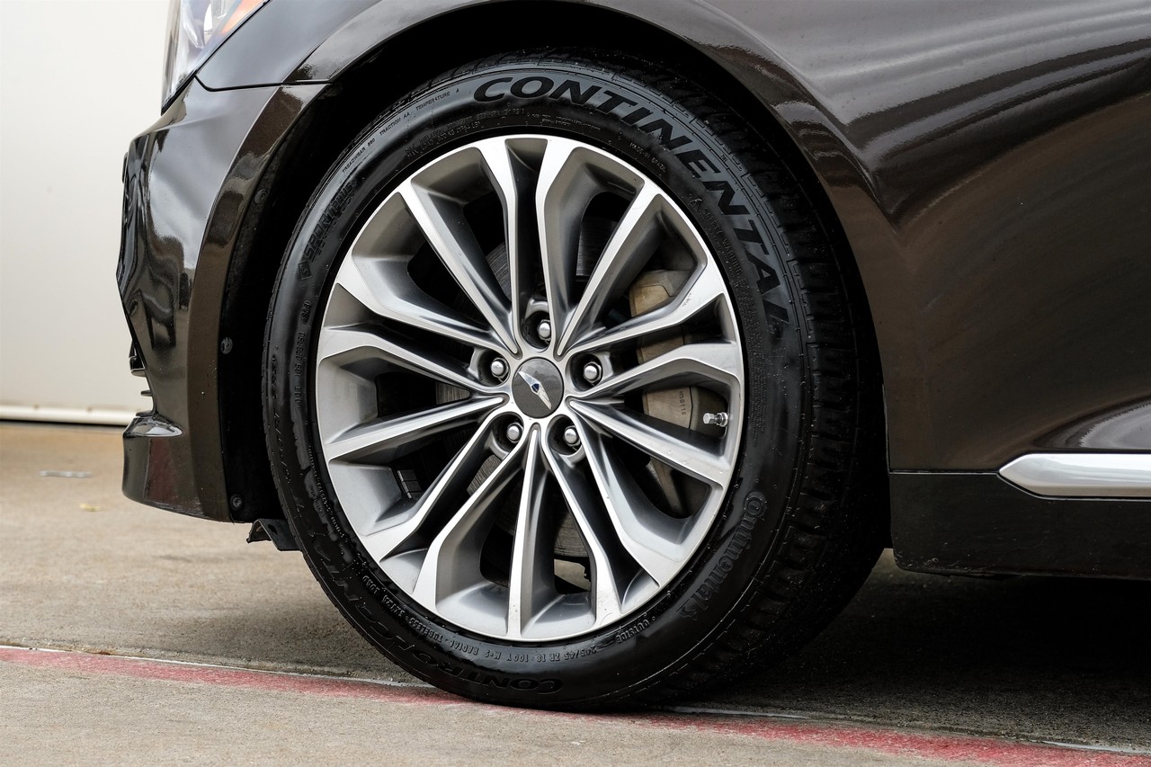 Hyundai Genesis Vehicle Main Gallery Image 51