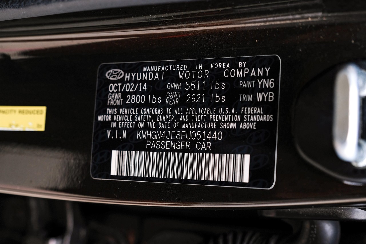 Hyundai Genesis Vehicle Main Gallery Image 54